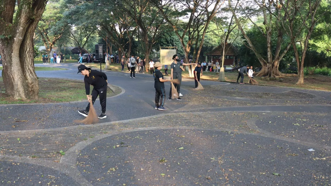 Peringati Bulan Bungkarno dan Hari Anti Narkotika, Pemkab Jembrana Gelar Bersih-bersih Lingkungan