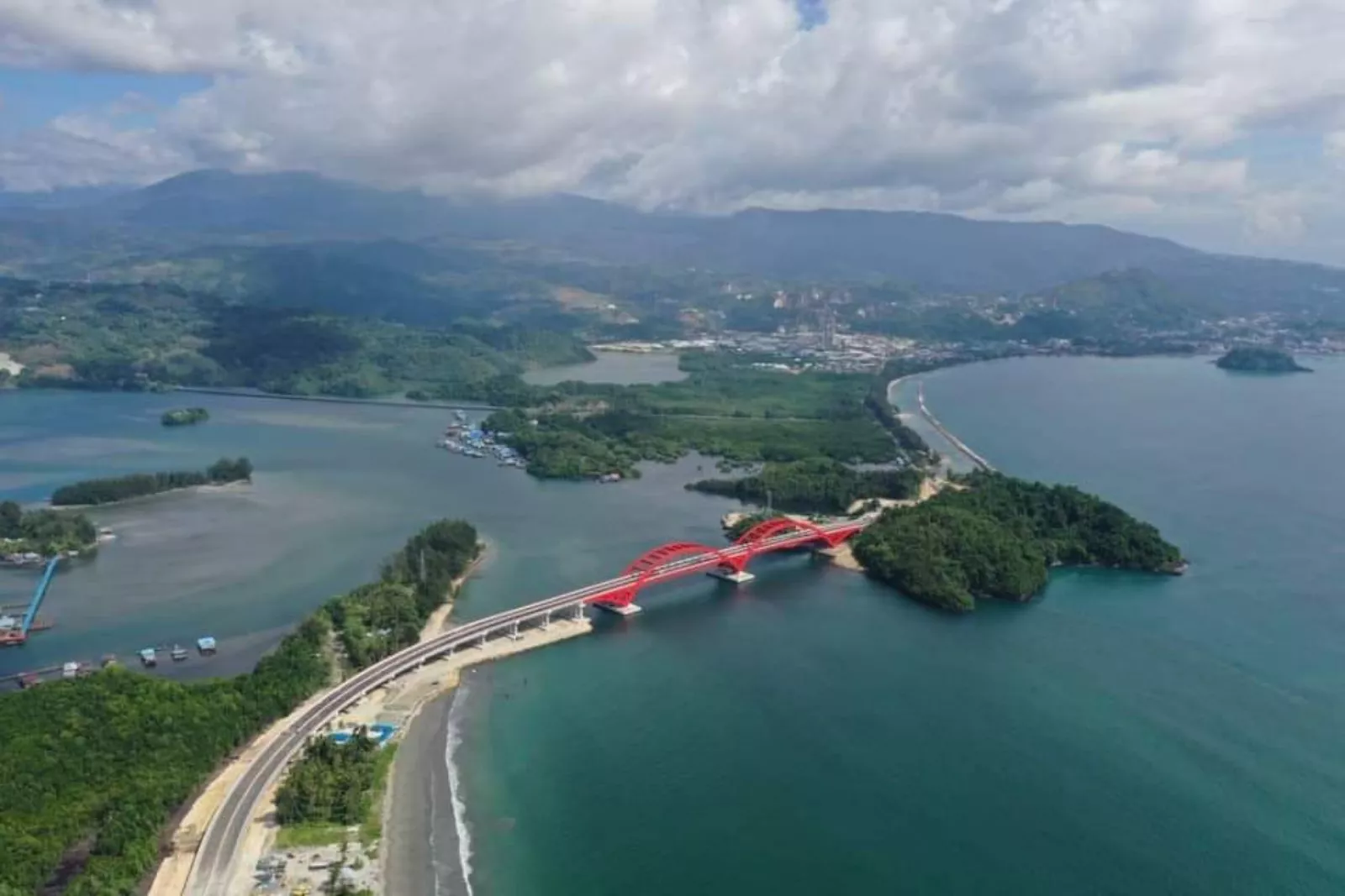 Jembatan Youtefa Papua Menembus Batas Waktu, Menghubungkan Mimpi dan Dua Hati