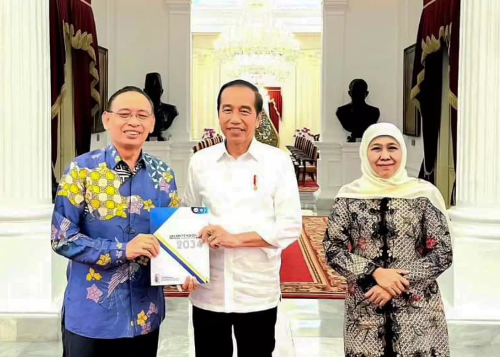 Khofifah Indar Parawansa Bertemu Presiden Jokowi Serahkan Konsep Indonesia Maju 2034