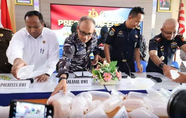 Tim SFQR Lanal Banyuwangi Gagalkan Penyelundupan Baby Lobster