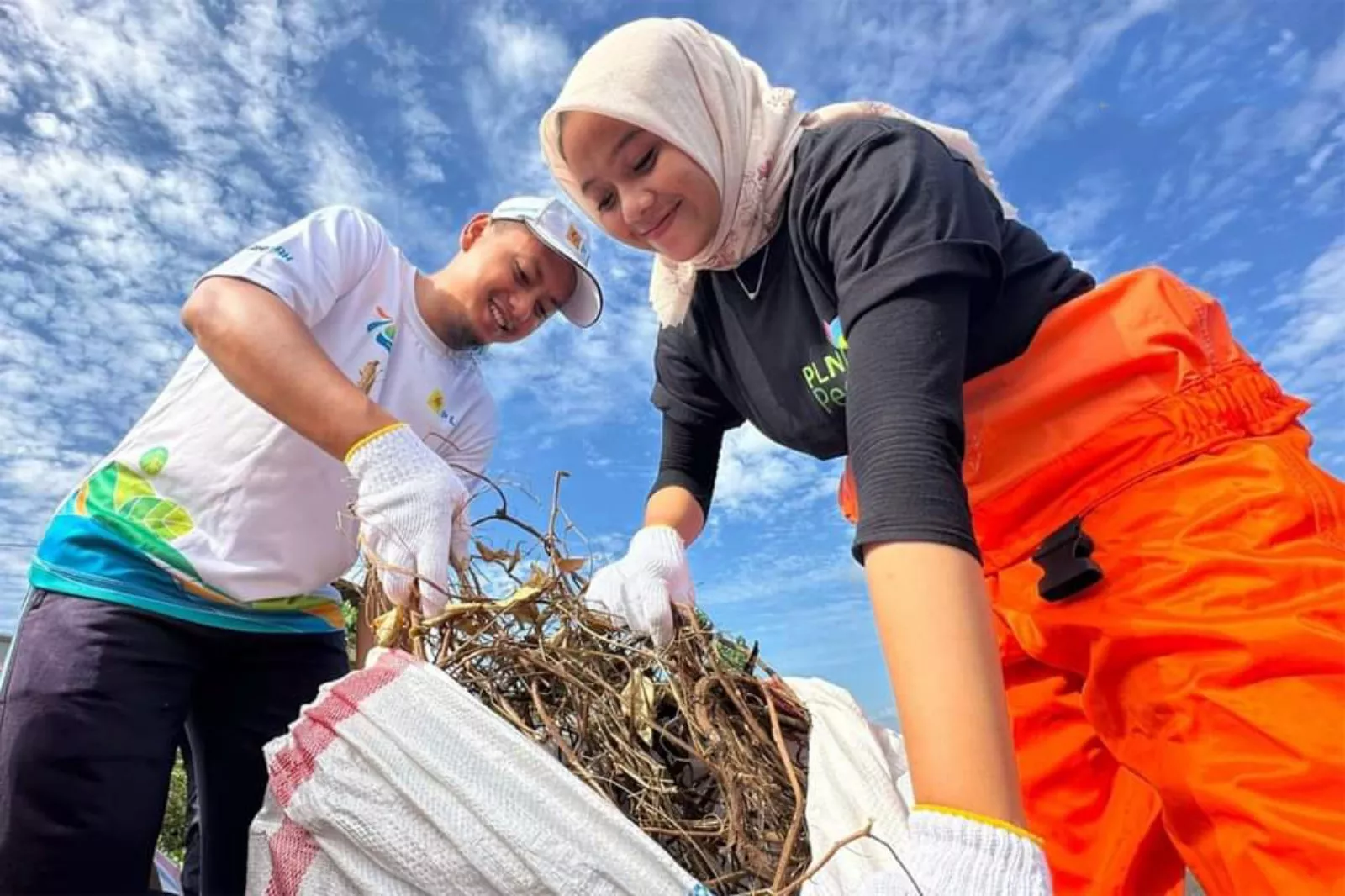 PLN Kumpulkan 302 Ton Sampah dari Seluruh Indonnesia, Setara Cegah Emisi 150 Ton CO2