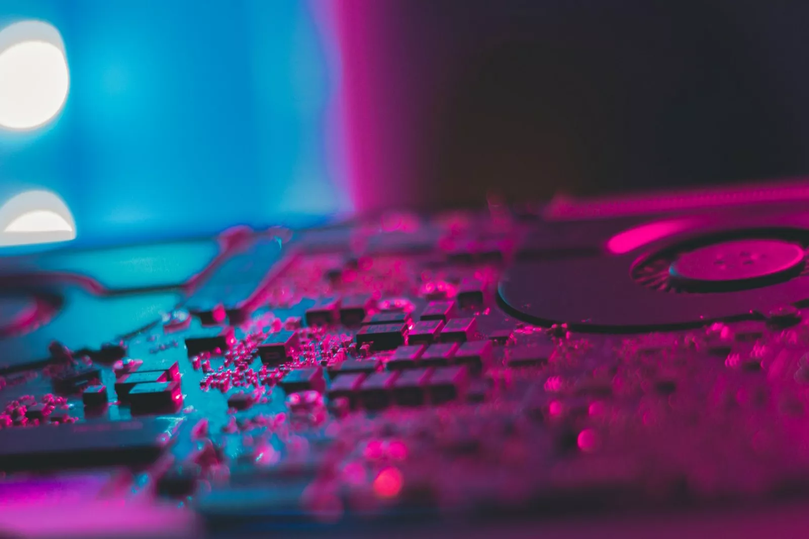 Malaysia Siap Memimpin Era Baru Pusat Data dan Semikonduktor di Asia Tenggara