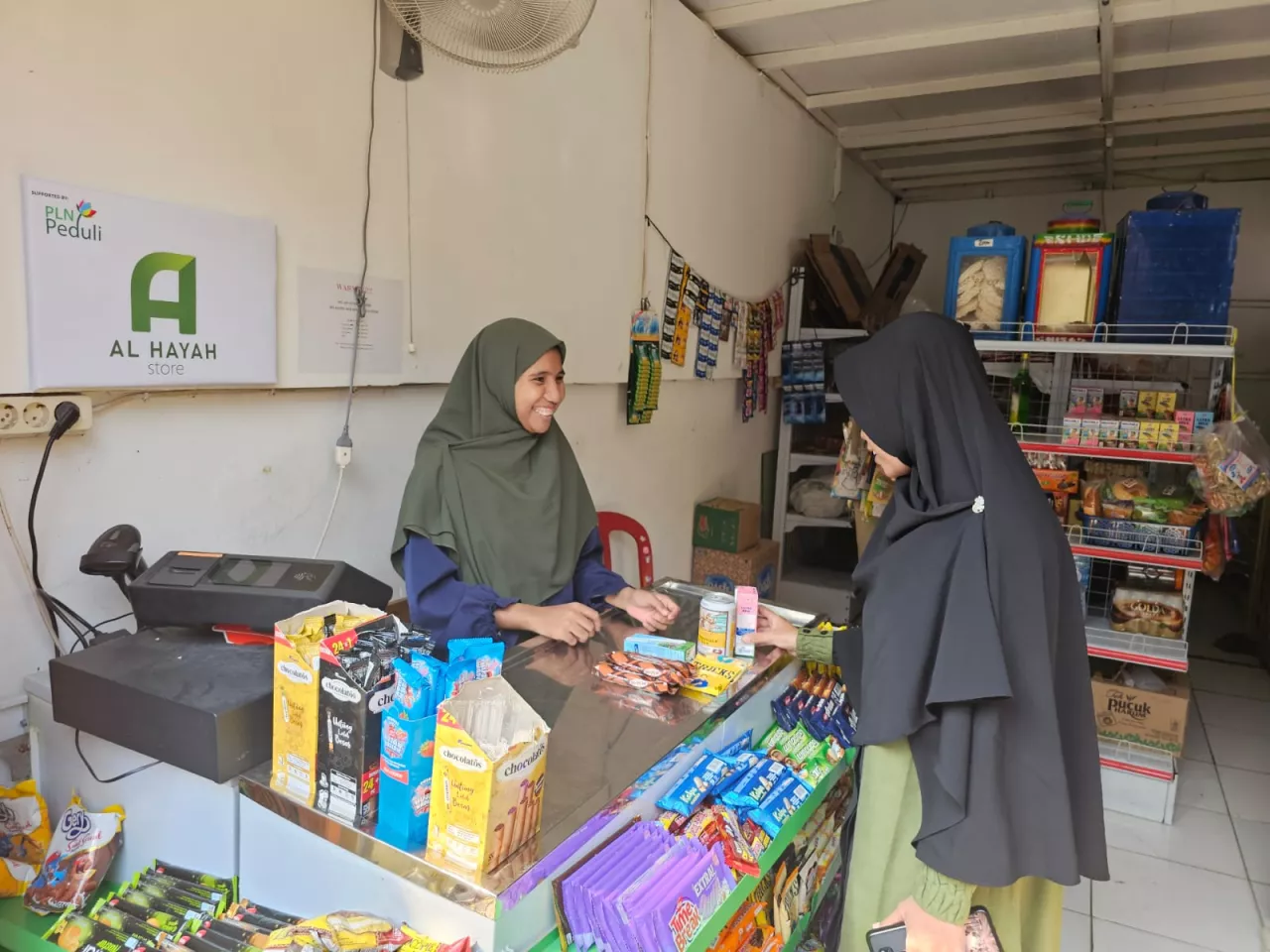 Tingkatkan Mitra Binaan, PLN UP2B JKB Kembangkan Usaha Ponpes Al-Hayah
