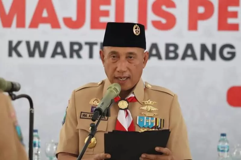 Arum Sabil Lantik Adriyanto sebagai Ketua Mabicab Pramuka Bojonegoro 2024-2025
