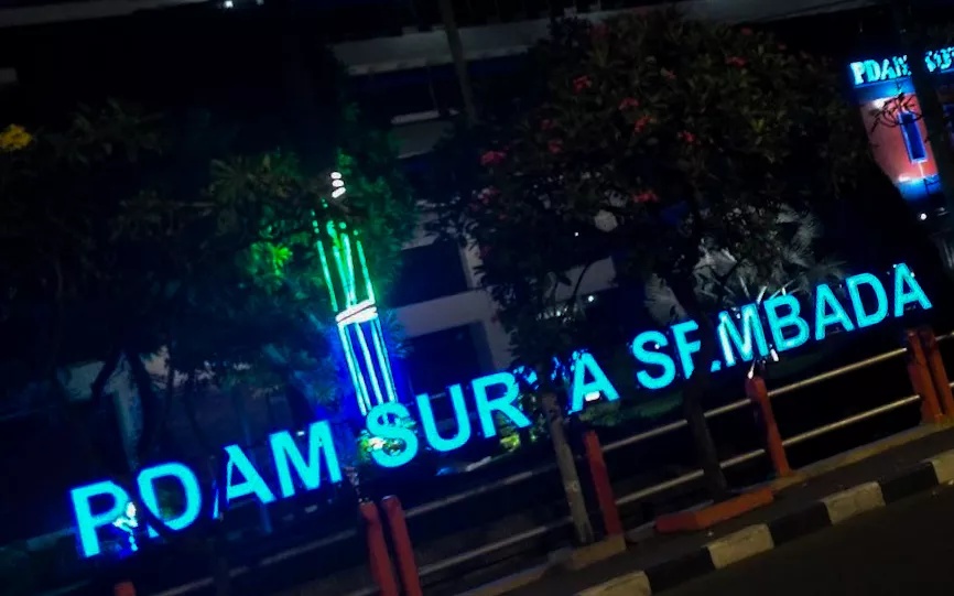 Kawal Retribusi Kebersihan PDAM Surya Sembada, Warga Surabaya Dukung BEM Unipra