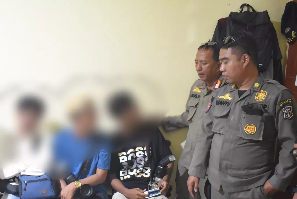 Satpol PP Surabaya Ringkus Fotografer di Kawasan Kota Lama yang Menganiaya Rekan Sejawatnya