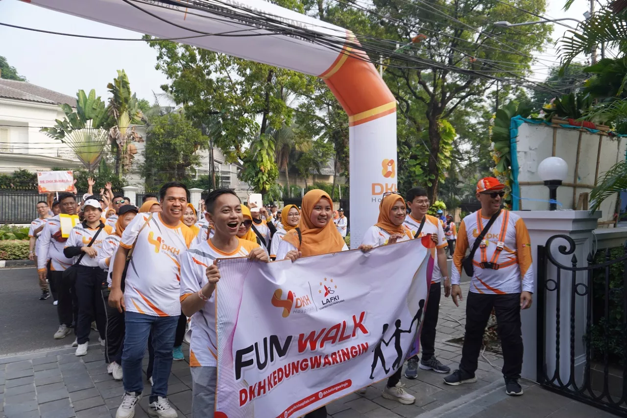 Peringati Ultah Ke-4, DKH Hospital Fun Walk Menuju Indonesia Sehat
