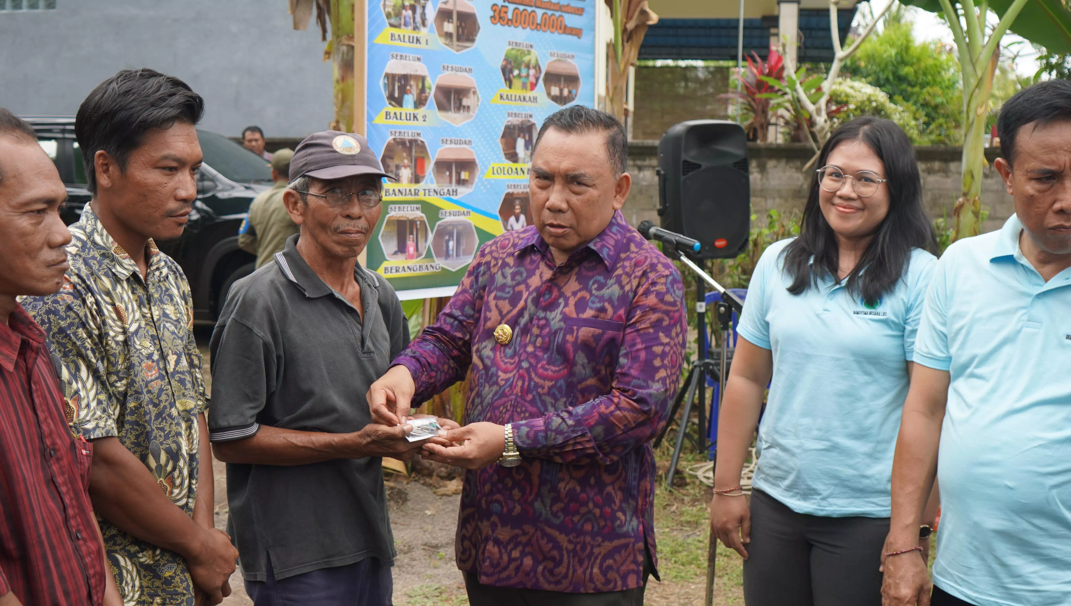Bupati Tamba Kembali Serahkan Bantuan Bedah Rumah Bumdes Bersama LKD Kecamatan Negara