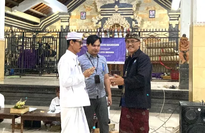 Peringatan Hari Pagerwesi, BPR Sarijaya Gelar Edukasi Literasi dan Sosialisasi Simpanan BPJS Jamsostek di Banjar Mergan