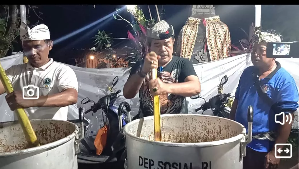 Minyak Pengobatan Jro Made Kasta Tarik Minat Tokoh Spiritual dari Berbagai Desa