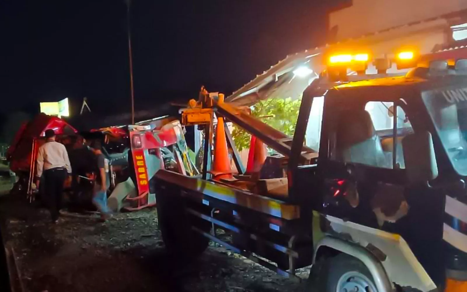KA 2526 Dihantam Mobil Damkar di Perlintasan Sebidang, KAI Ingatkan Urutan Prioritas Kendaraan