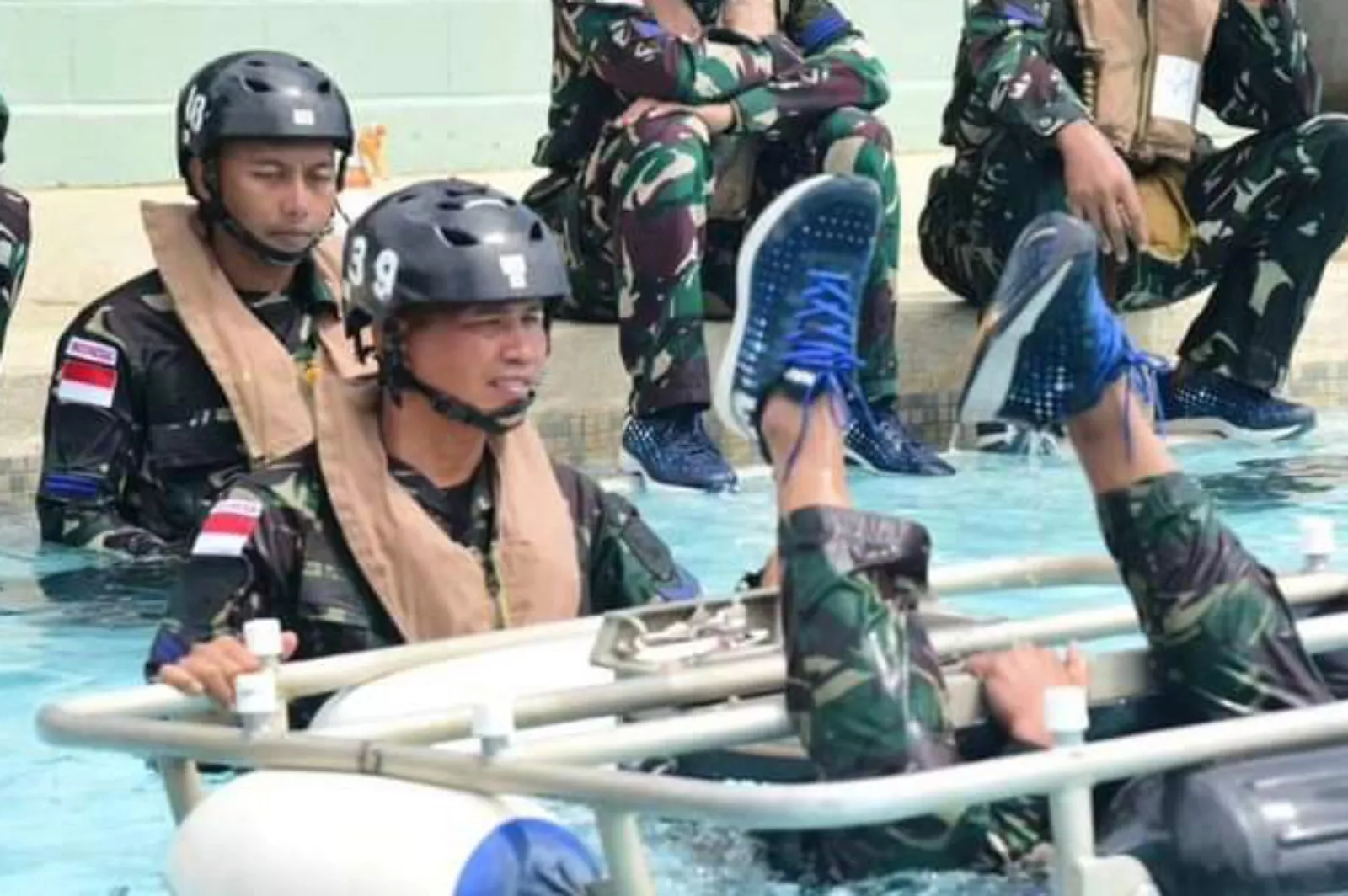 Marinir TNI AL Jalani UET di Rimpac 2024, Mengasah Kemampuan Melarikan Diri dari Pesawat Tenggelam