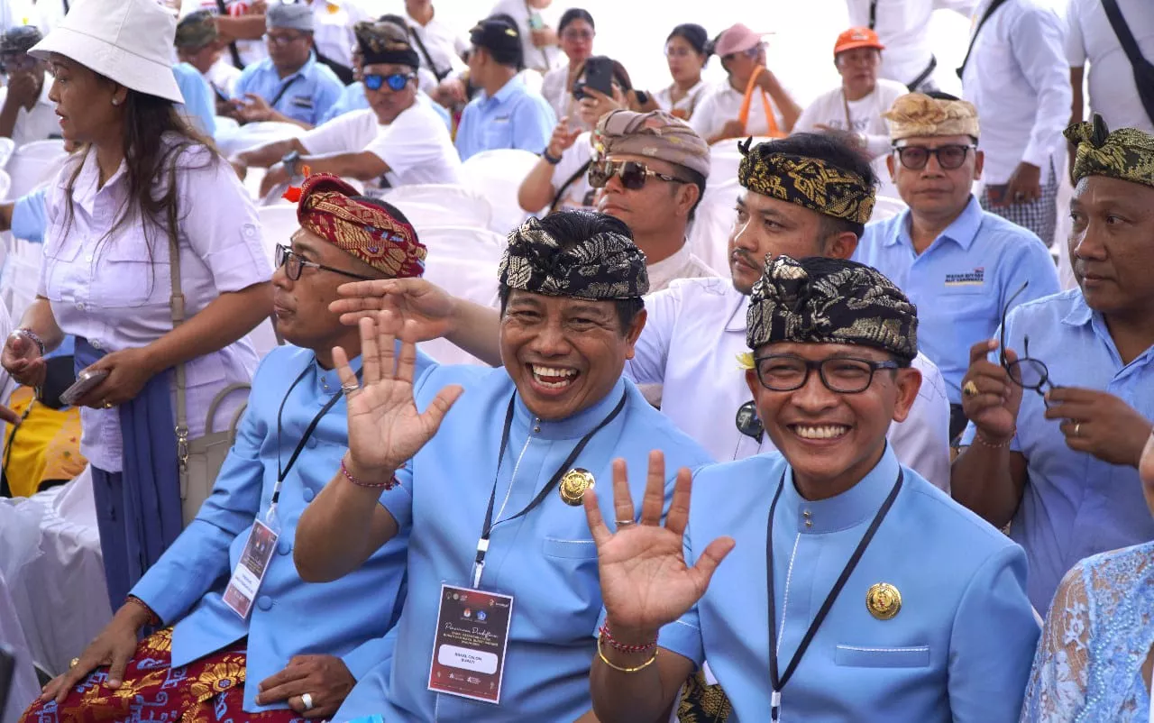 Pasangan I Wayan Suyasa dan Putu Alit Yandinata Resmi Mendaftar sebagai Calon Bupati dan Wakil Bupati Badung 2024
