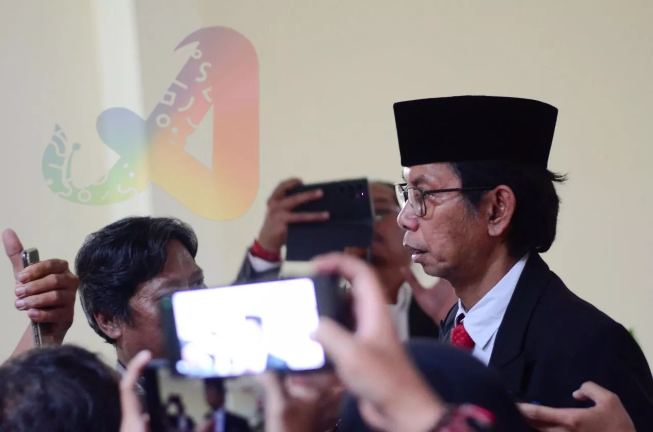 Akhir Masa Jabatan Anggota Dewan, Adi Sutarwijono Dorong DPRD Kota Surabaya Maksimal dalam Kinerja