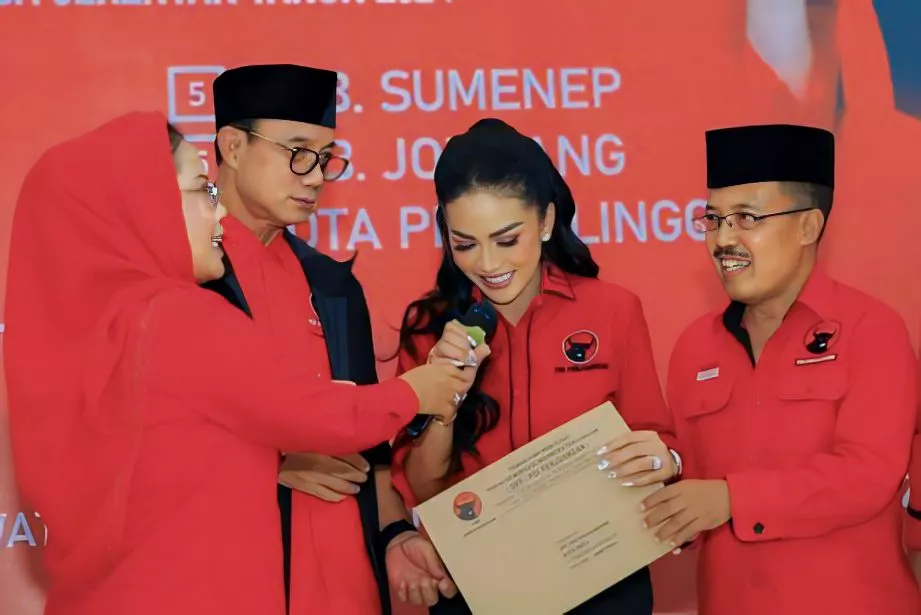 Direstui PDIP Maju di Pilwali Batu, Kris Dayanti Langsung Hiburi Kader dengan Lagu Menghitung Hari
