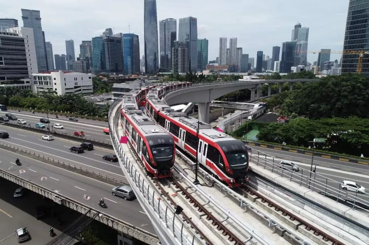 KAI Tambah 14 Perjalanan LRT Jabodebek, Headway Kini Lebih Singkat