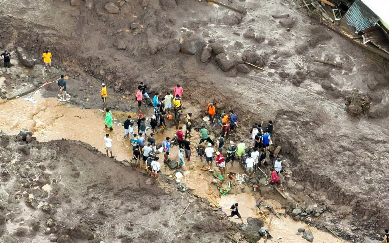 Kepala BNPB Tinjau Langsung Penanganan Darurat Banjir Bandang di Ternate