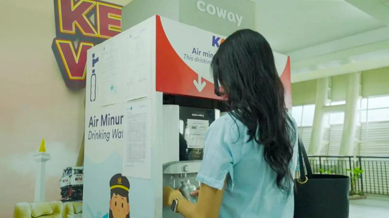 KAI Hadirkan Water Station Gratis di Seluruh Stasiun LRT Jabodebek