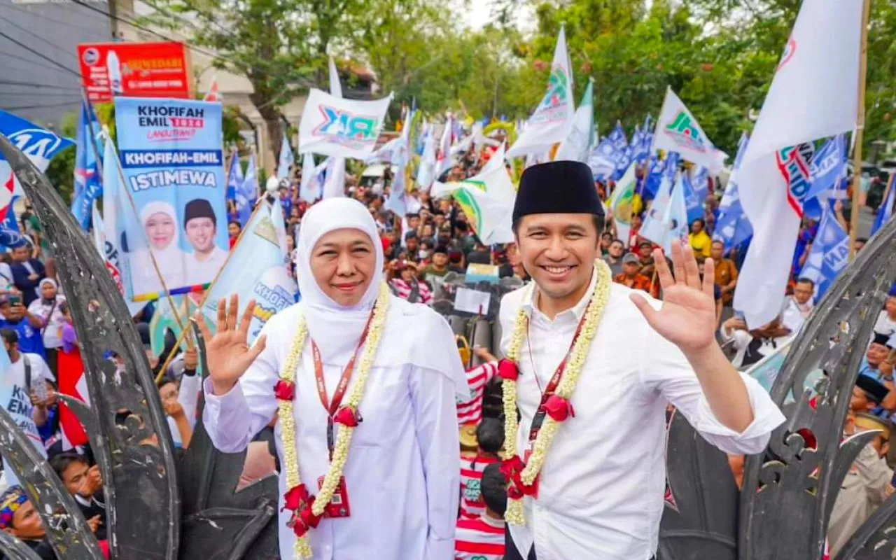 Khofifah Indar Parawansa dan Emil Resmi Mendaftar sebagai Calon Gubernur dan Wakil Gubernur Jatim