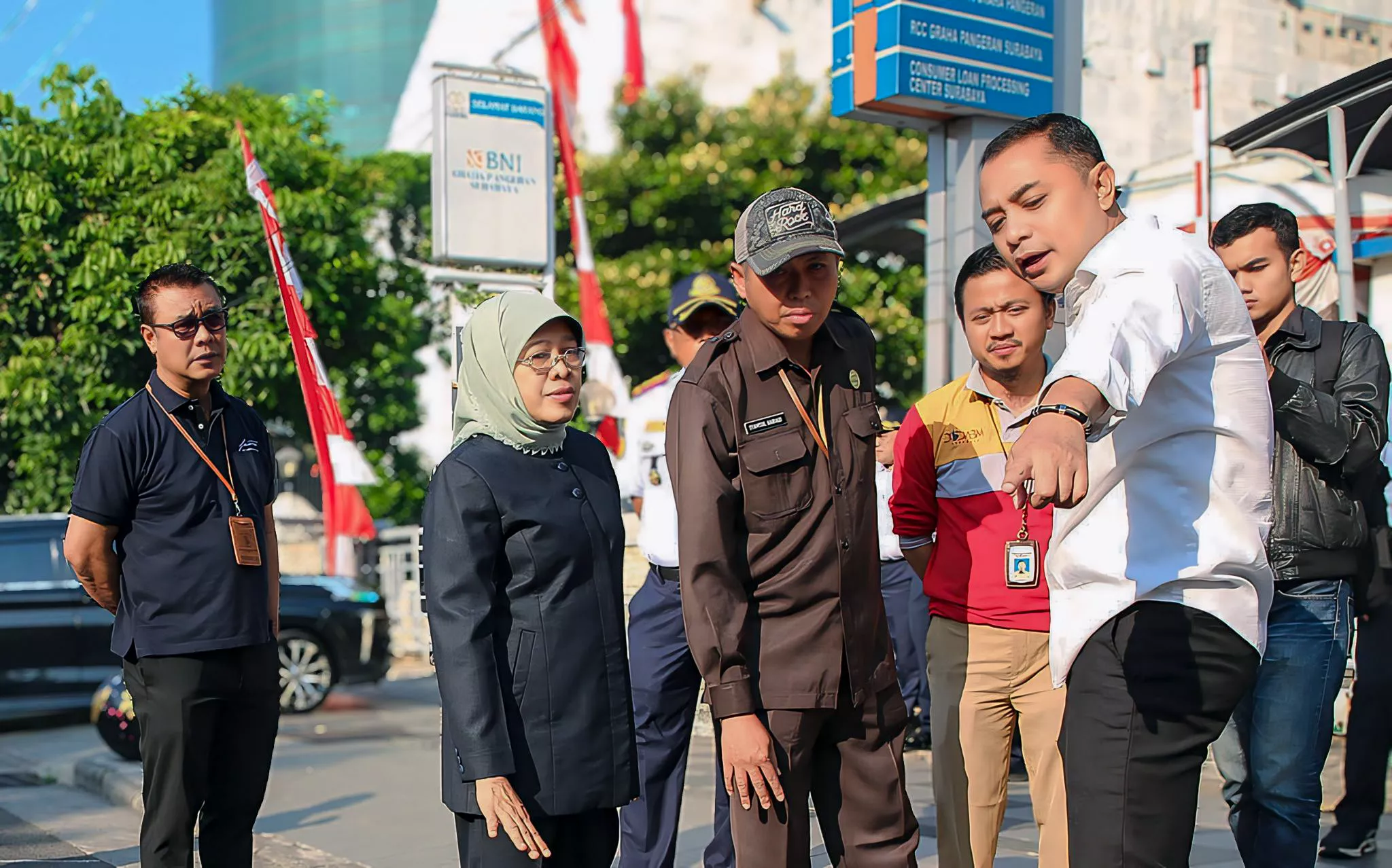 Eri Cahyadi Mulai Proyek Pengaspalan Besar-besaran di Surabaya Setelah 20 Tahun Tambal Sulam