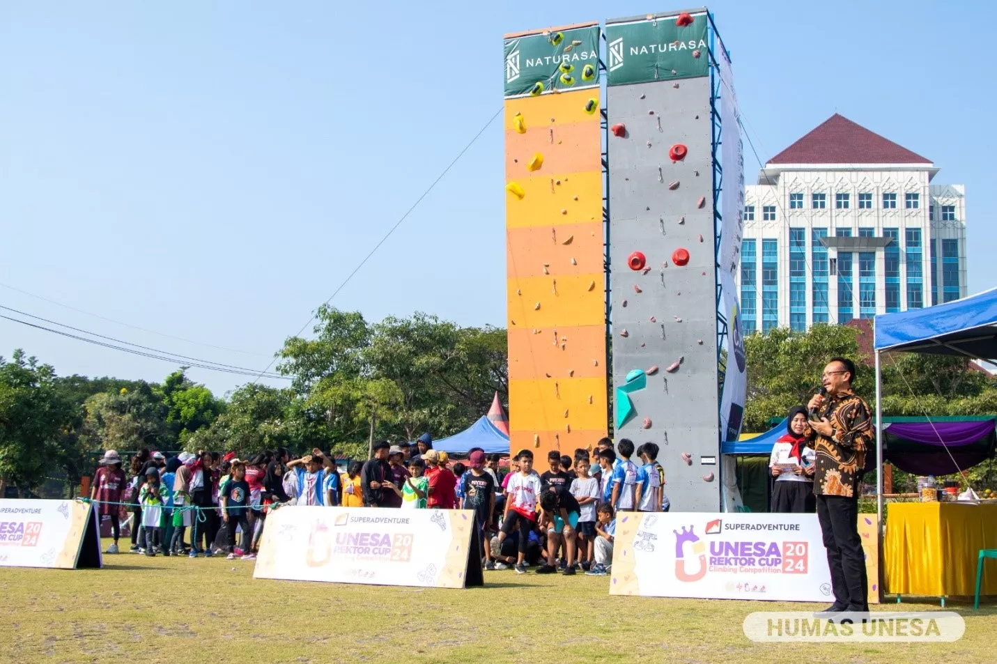 UNESA Rektor Cup 2024, Satria Abdul Jabbar Raih Juara 1 Kategori Lead U-13 Putra