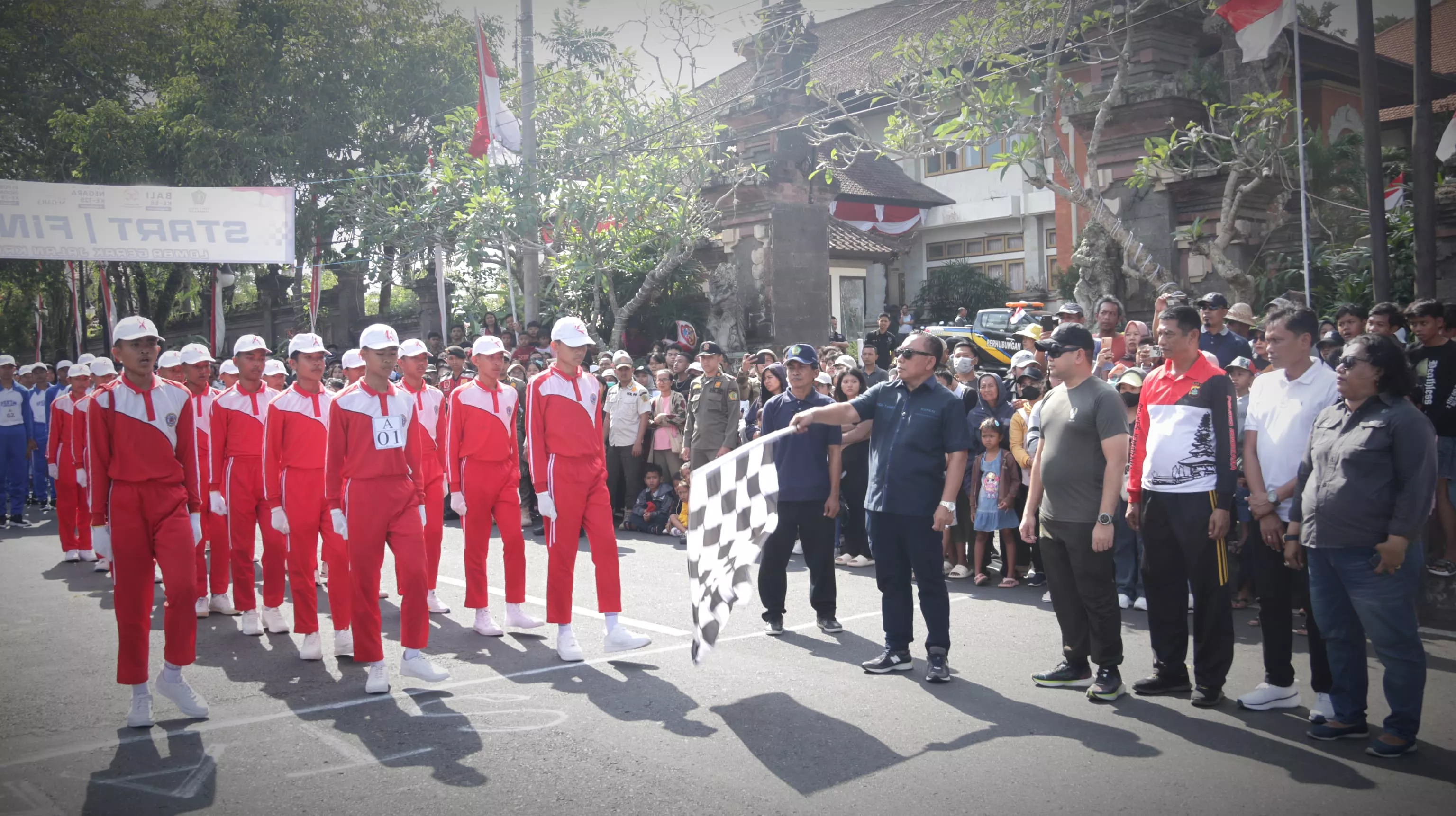 Lomba Gerak Jalan Kreasi Semarakkan Hut RI ke 79 dan HUT Kota Negara ke - 129