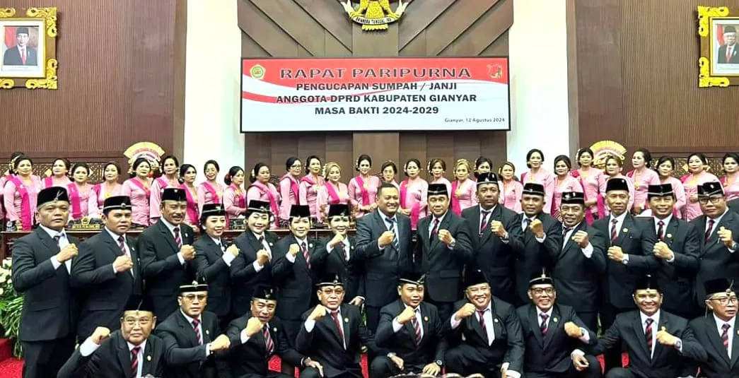 I Made Mahayastra Hadiri Pelantikan Anggota DPRD Gianyar Periode 2024-2029, PDIP Raih 31 Kursi