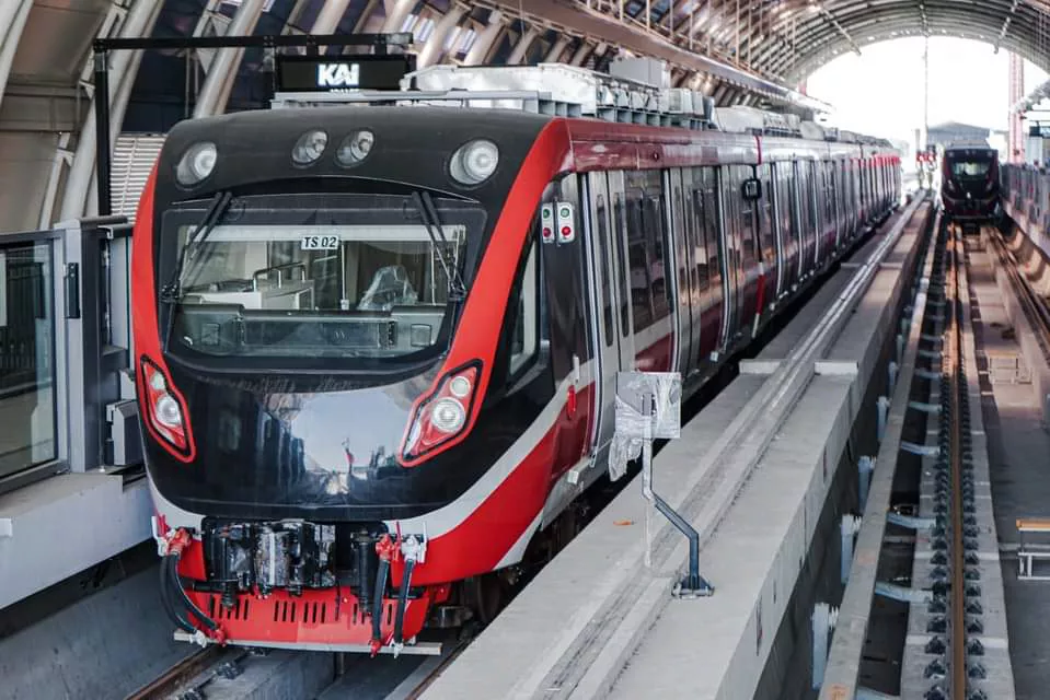 Penumpang KRL, KA Lokal dan LRT Melonjak, KAI Sebut Karena Kenyamanan Fasilitas