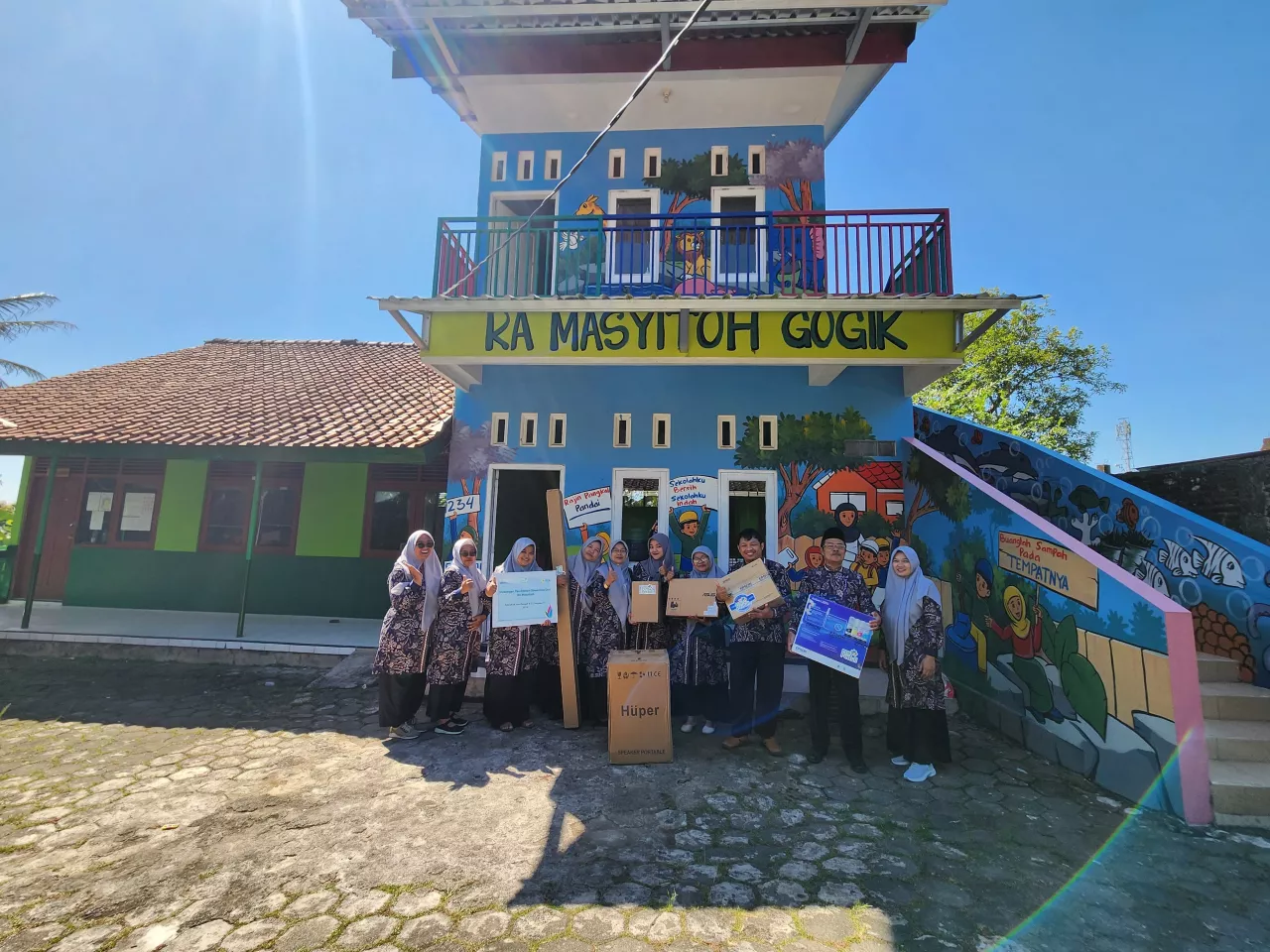 PLN UP2B Jateng dan DIY Bantu Sarana Pendidikan RA Masyitoh Gogik