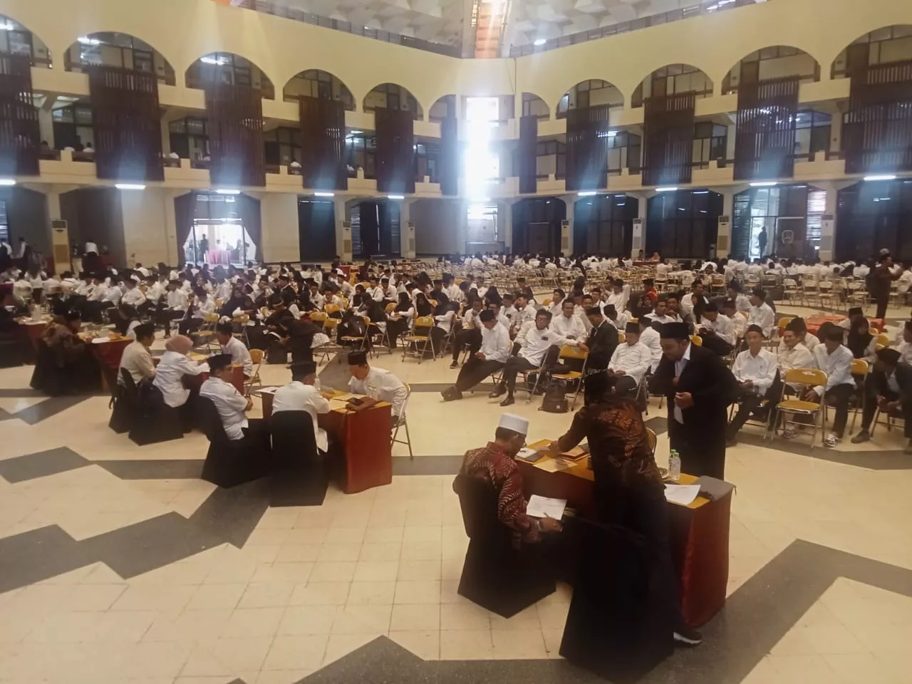 Rebutkan Beasiswa Pemprov Jatim, Mahasiswa PTKIN dan PTKIS Harus Lulus Tes Baca Kitab Kuning