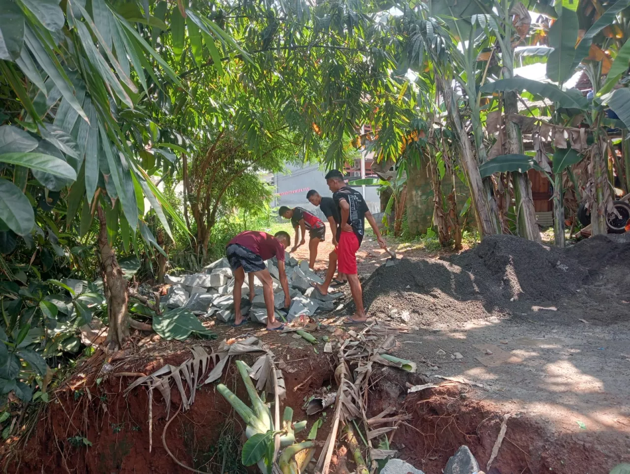 TMMD ke 121 Depok, Pembangunan Turap Jalan Delima Capai 90 Persen