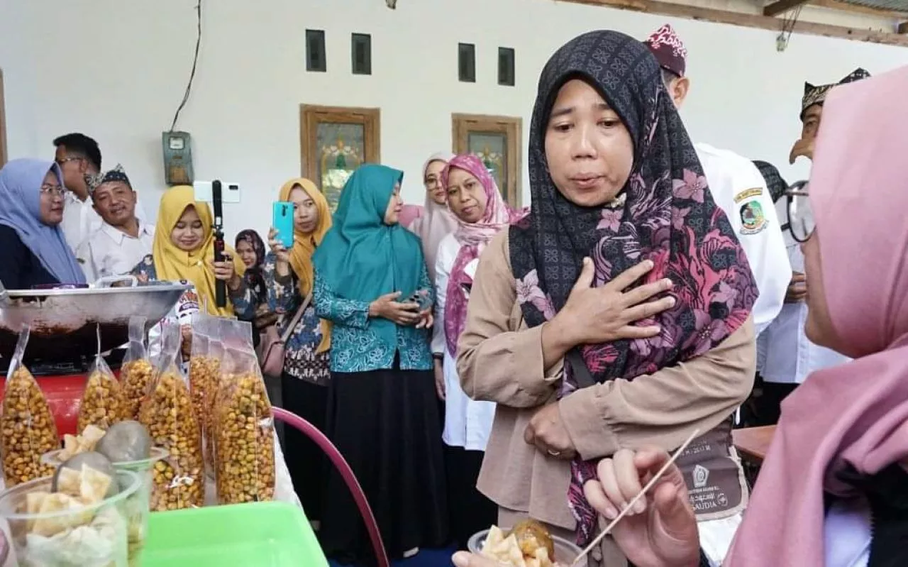 Ipuk Fiestiandani Dorong Penguatan Ekonomi Banyuwangi dengan Program Bantuan Usaha Mikro