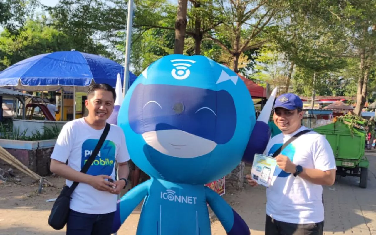 PLN Icon Plus dan PLN UP3 Madiun Sosialisasikan Layanan Baru di Car Free Day Madiun