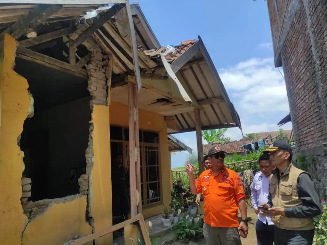 Gempa M5,0 Guncang Kabupaten Bandung dan Garut, 82 Orang Terluka