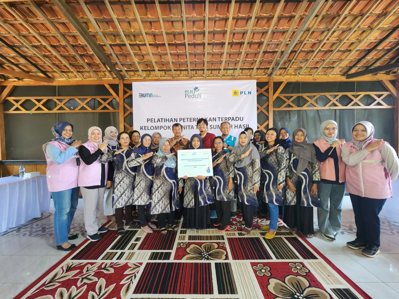 Melalui Program TJSL, PLN UP2B Jawa Tengah Dan Yogyakarta Tingkatkan Skill Kelompok Wanita