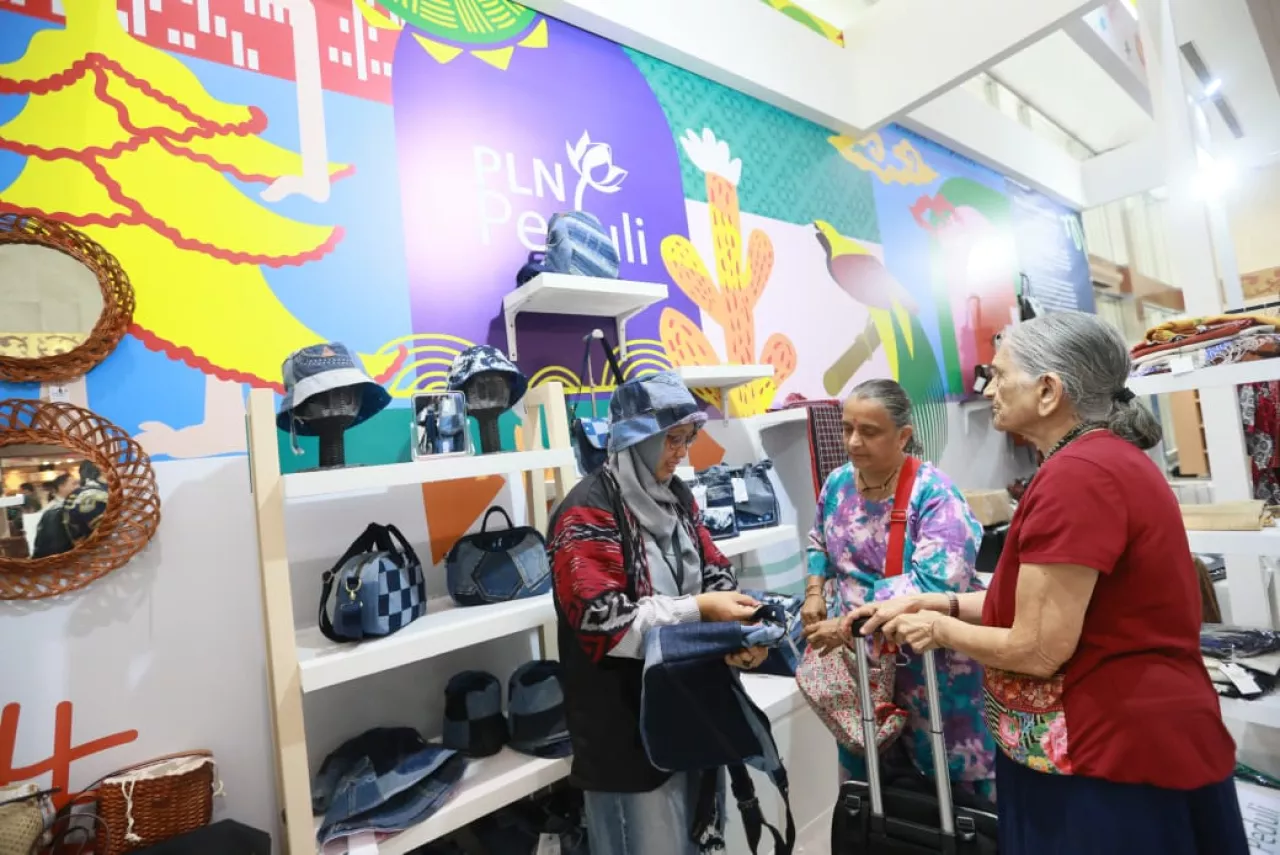 Transaksi tembus Rp 1milliar booth UMKM PLN Jadi Primadona di Inacraft 2024