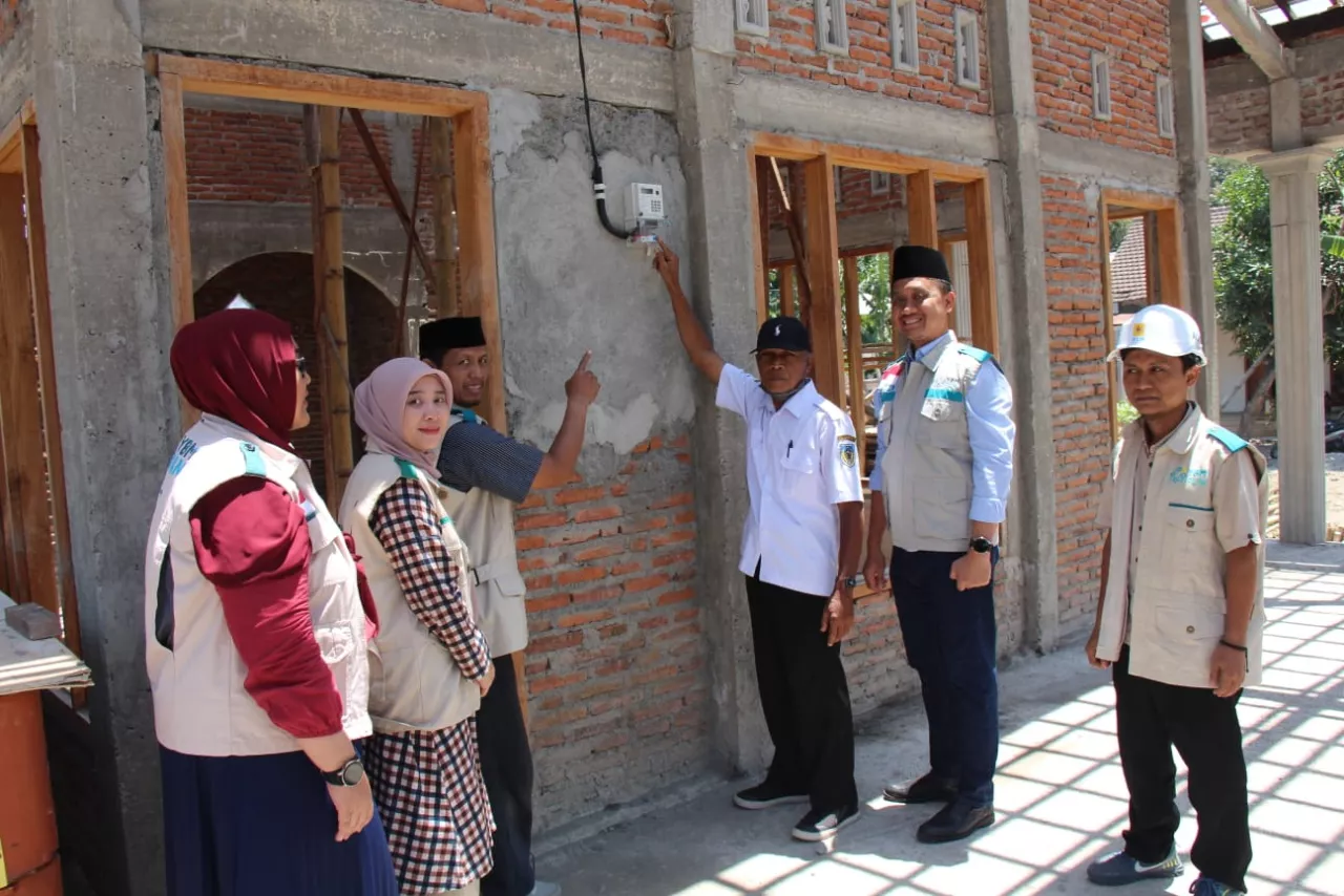 PLN Hadirkan Cahaya Kebaikan di Setiap Sujud dengan Listrik Gratis untuk Masjid dan Mushola di Jatim