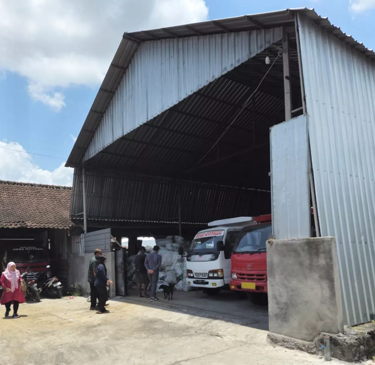 Sambut Tahun Baru, PLN UIP JBTB Berolaborasi dengan PemDes Nyitdah, Bali Dalam Pengelolaan Sampah