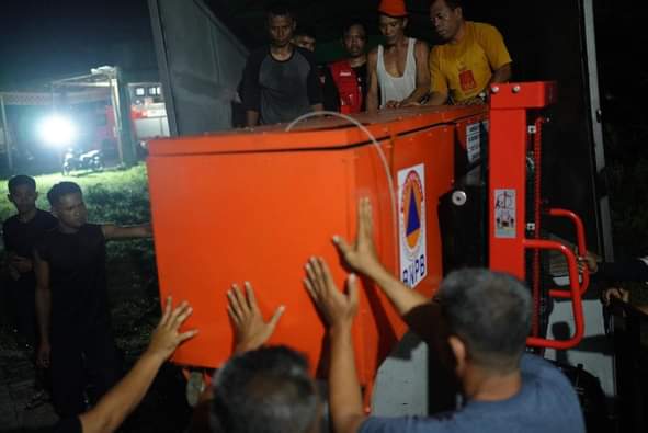 Mendukung Penanganan Erupsi Gunung Ibu, 16 Ton Bantuan Logistik BNPB Tiba di Hamahera Barat