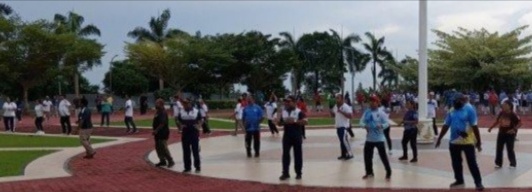 Pegawai Pemprov Papua Barat Senam Bareng dan Sarapan Bubur Ketan
