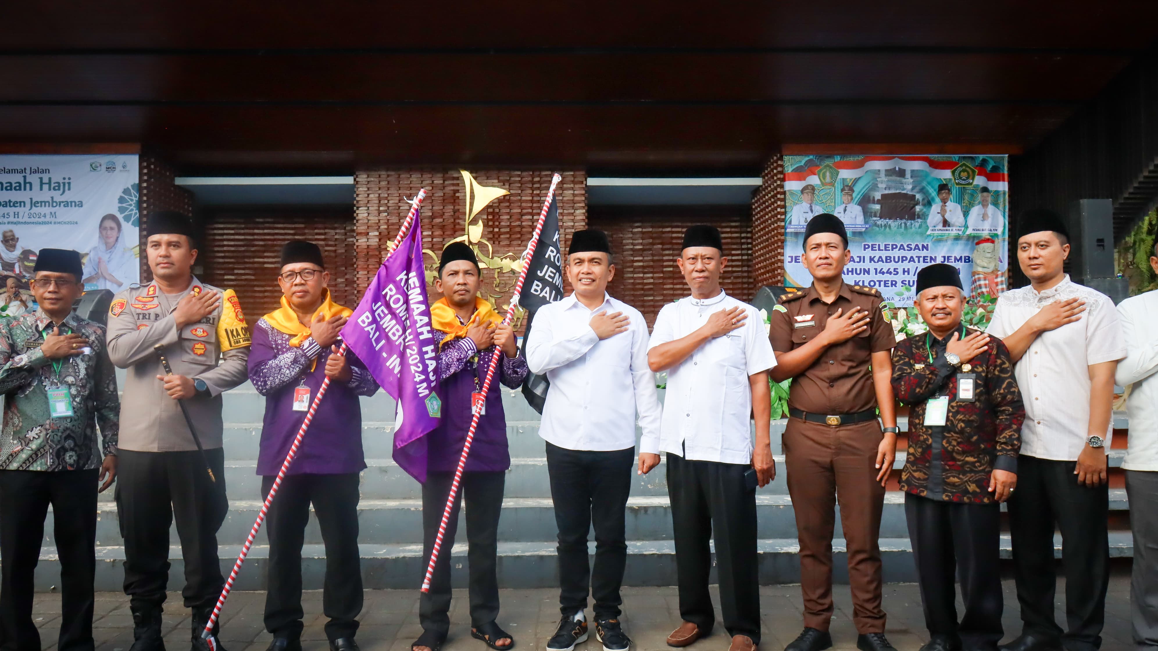 Wabup Ipat Lepas 82 Jemaah Haji asal Kabupaten Jembrana