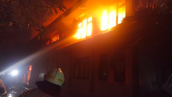 Kebakaran Melanda Gudang Obat di Cengkareng, Saksi Bilang Korsleting Listrik