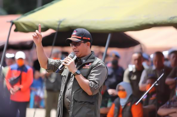 Kepala BNPB Letjen TNI Suharyanto Tinjau Pengungsi Gunung Ibu, Pastikan Kebutuhan Korban Terpenuhi