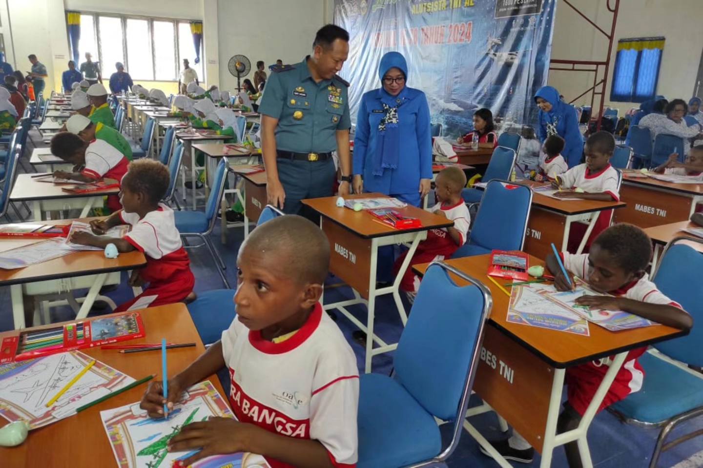 Putra Putri Prajurit Yonmarhanlan XI Merauke Ikuti Lomba Mewarnai Alutsista TNI AL