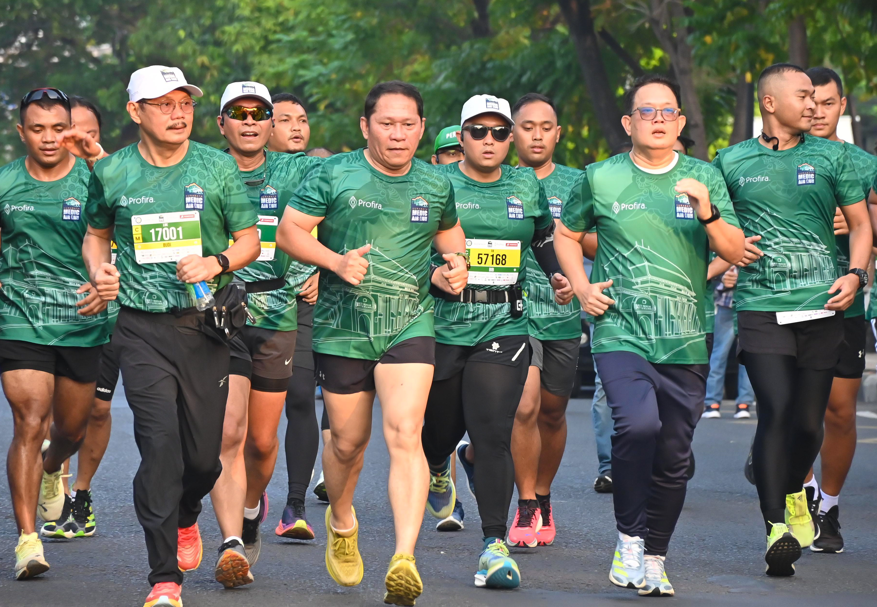 Adhy Karyono dan Pangdam V Brawijaya Lepas Peserta Surabaya Medic Air Run 2024
