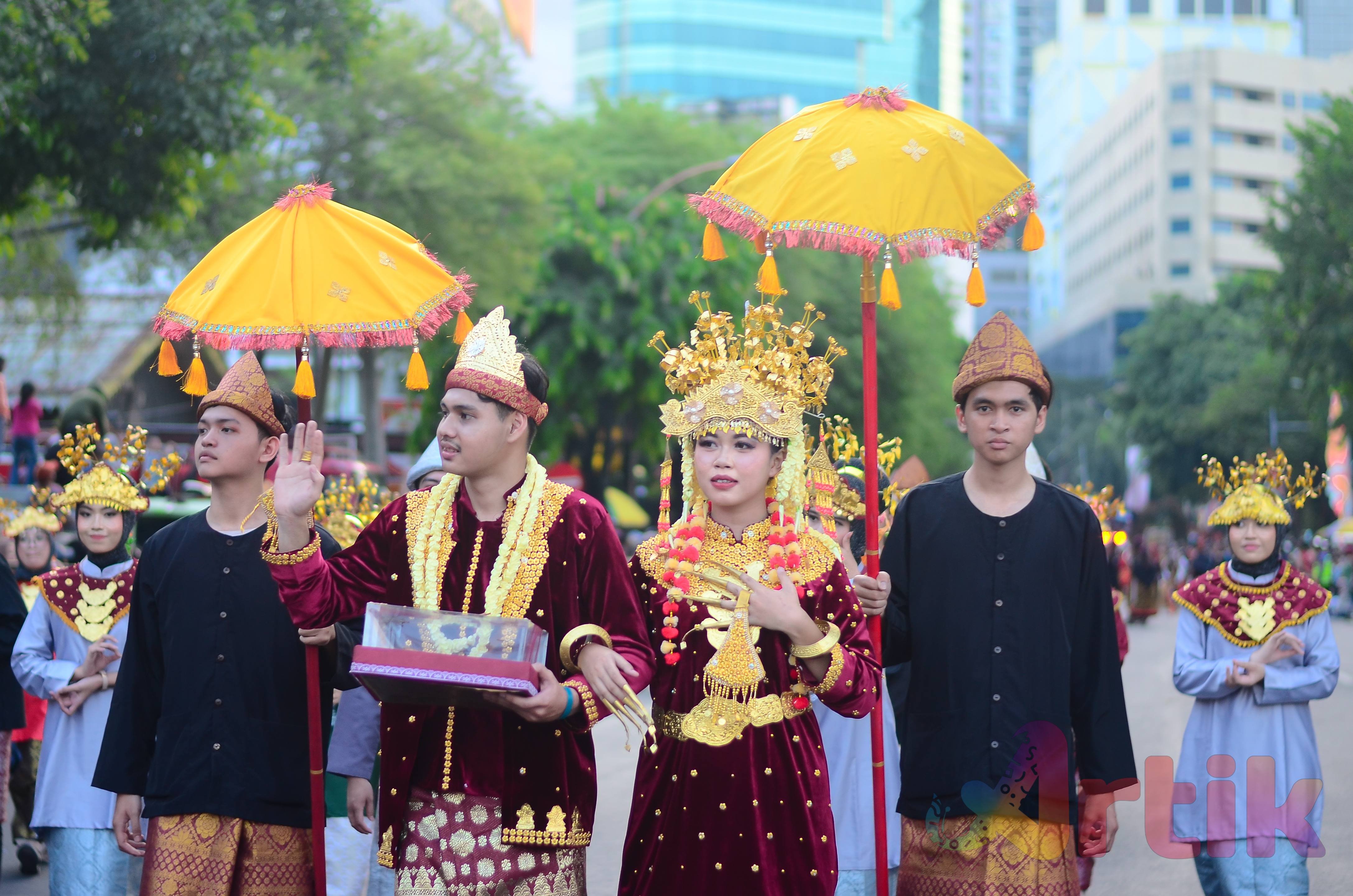 Surabaya Vaganza dengan tema "The Chronicle of Surabaya". FOTO by Fuday