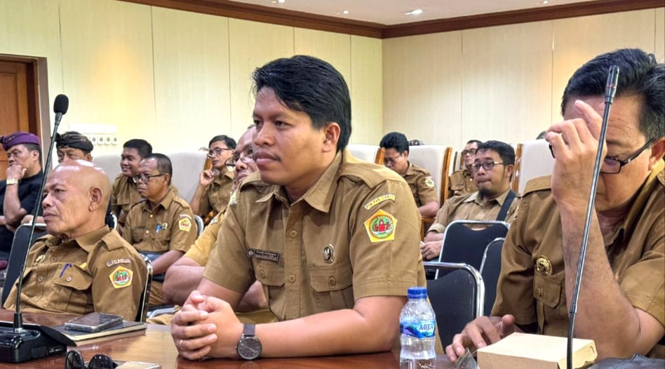 Program &amp;quotGianyar Memilah&amp;quot Menerima Sorotan Komentar Perbekel Desa Lebih