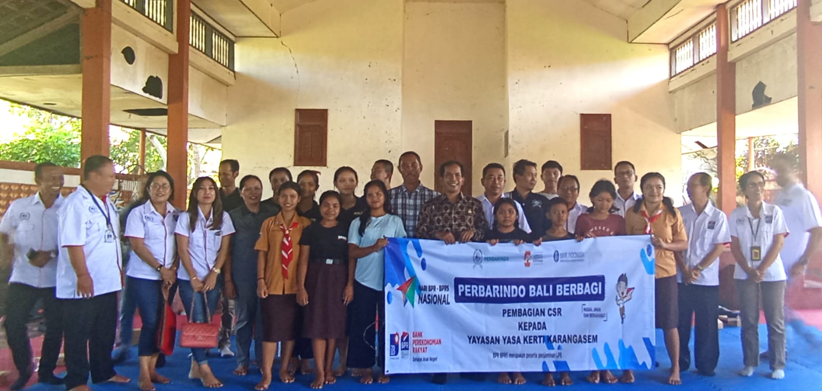 Keberkahan Berbagi, Yayasan Yasa Kerti Karangasem Terima Bantuan dari DPD Perbarindo Bali