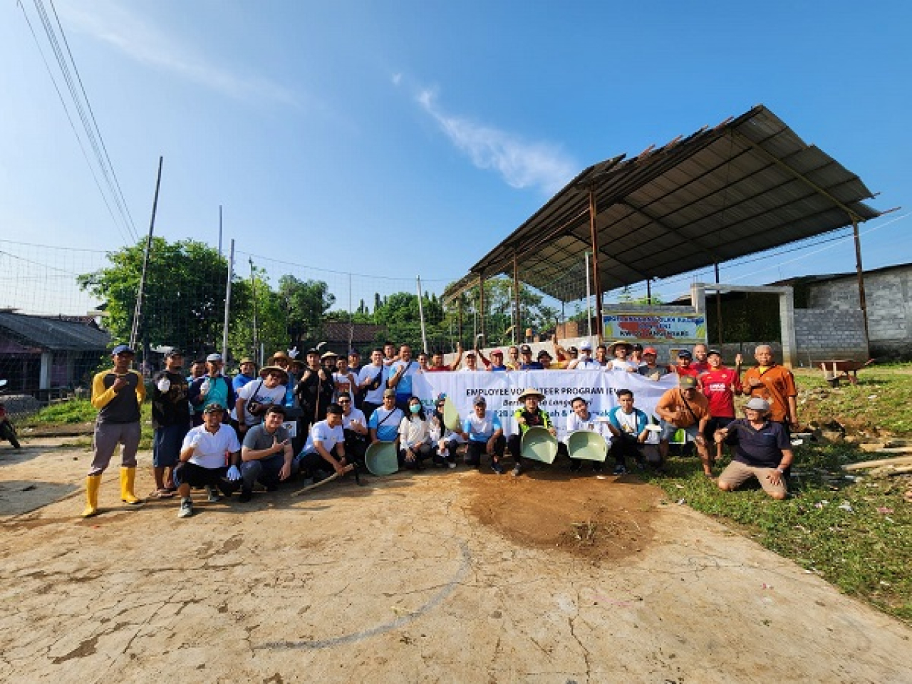 PLN Unit Pelaksana Pengatur Beban Jawa Tengah dan  D.I. Yogyakarta (UP2B Jateng & DIY) kembali lakukan aksi sosial dengan berkolaborasi dengan warga RW 5 Desa Langensari, Kabupaten Ungaran.