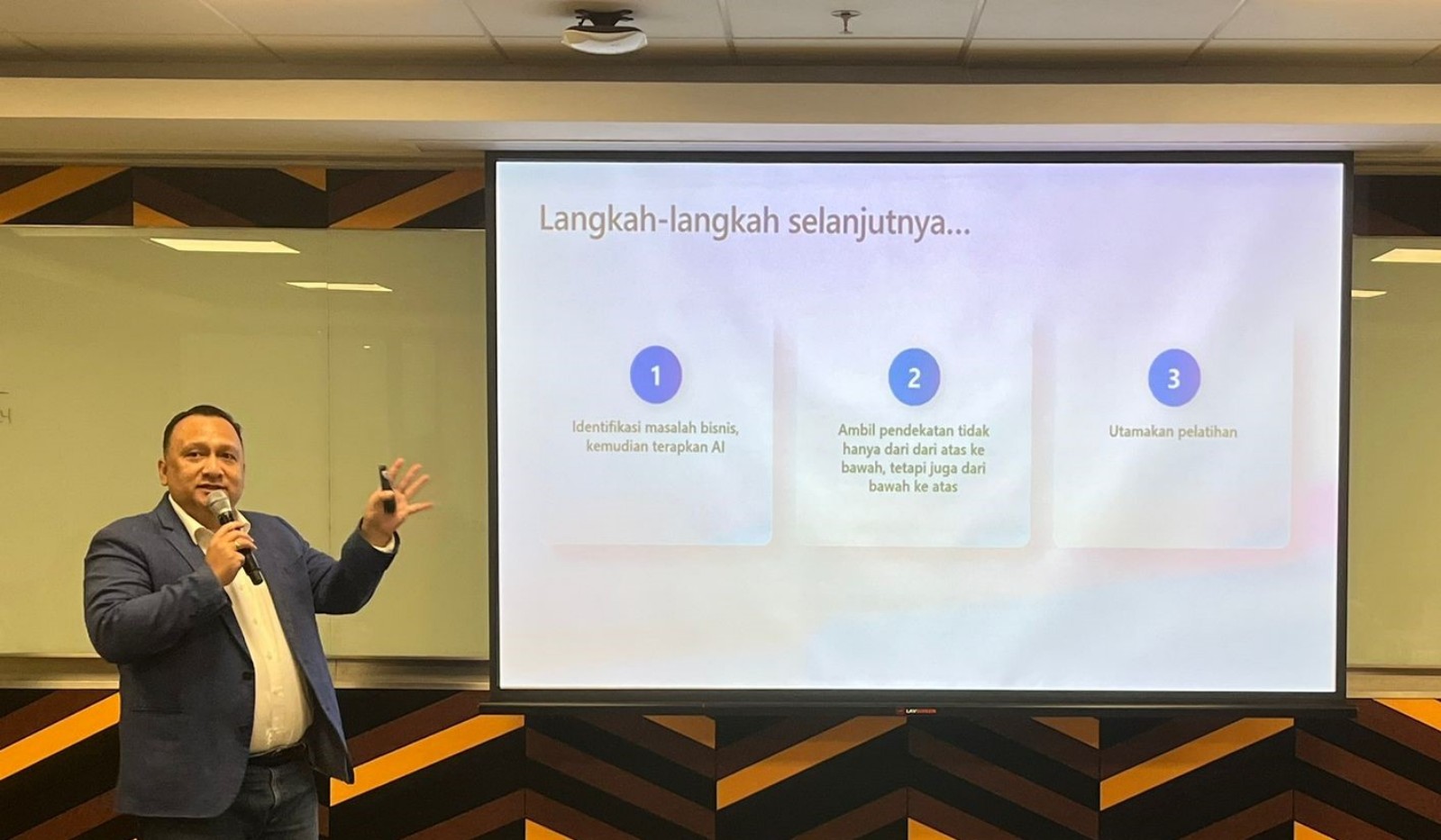 Dharma Simorangkir, Presiden Direktur Microsoft Indonesia